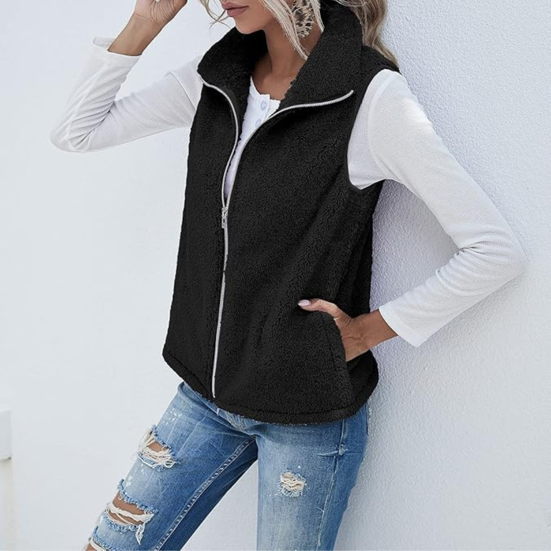 NELVARA – HJERTELIG VEST MED FUNKTIONELLE LOMMER