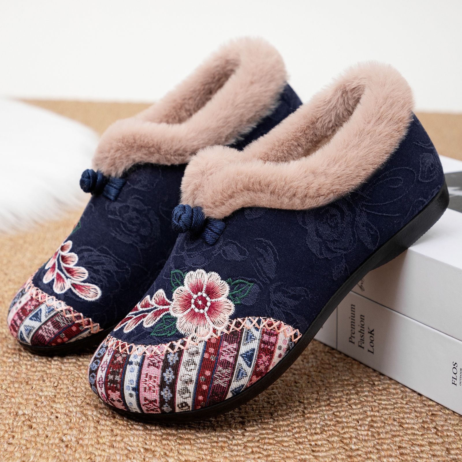 SOLVINA – Embroidered Warm House Shoes