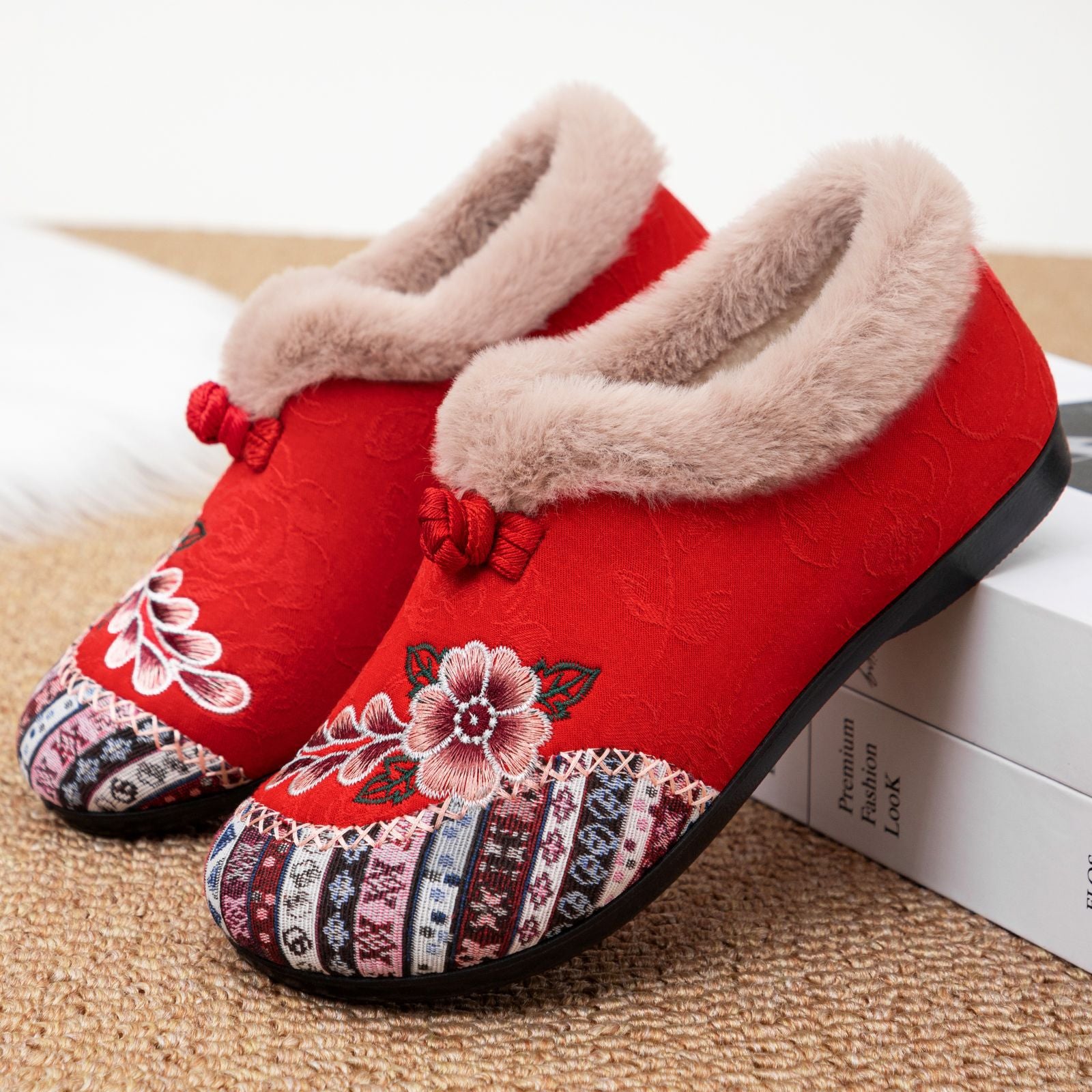 SOLVINA – Embroidered Warm House Shoes