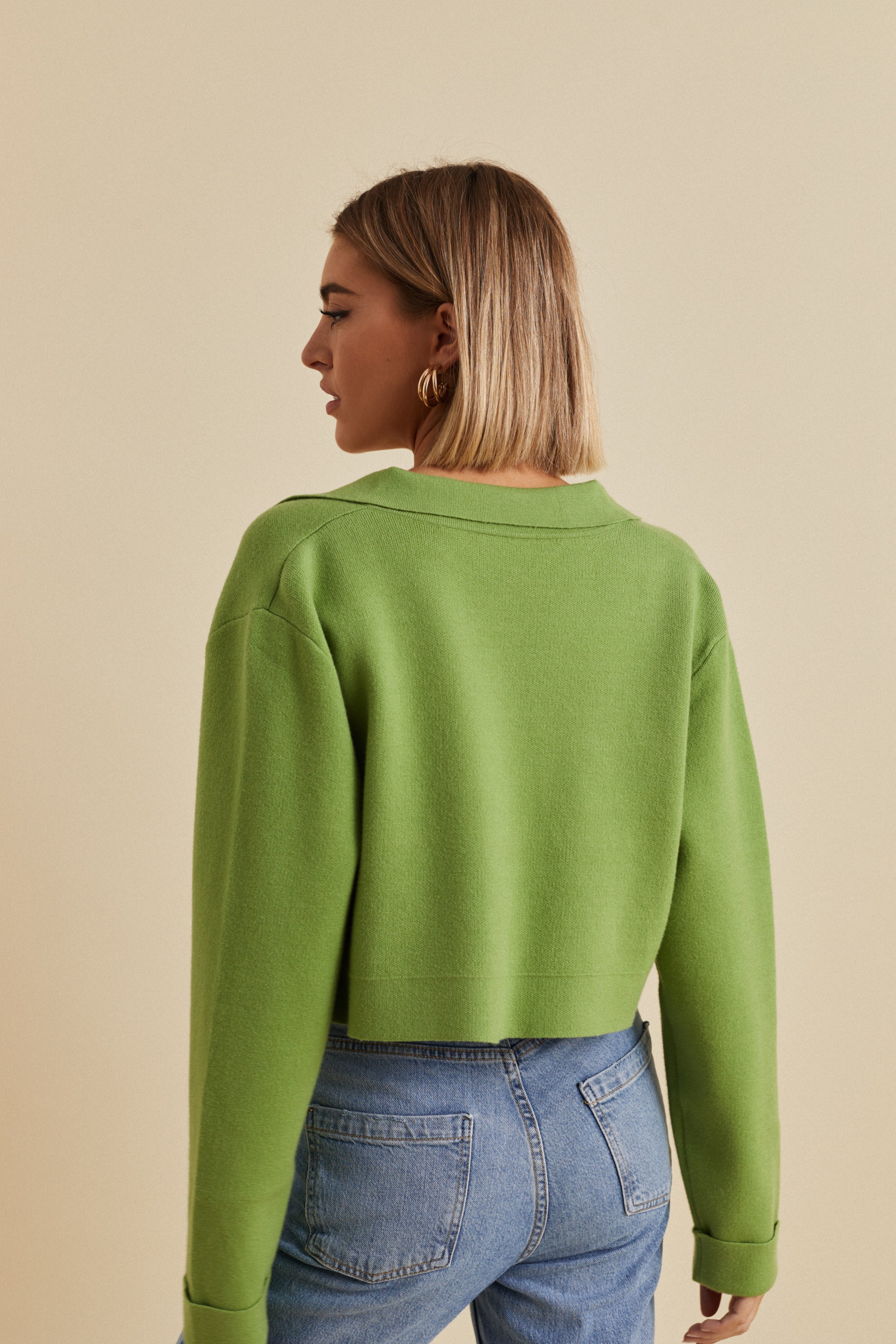 ARILYA – CROPPET CARDIGAN I STRIK