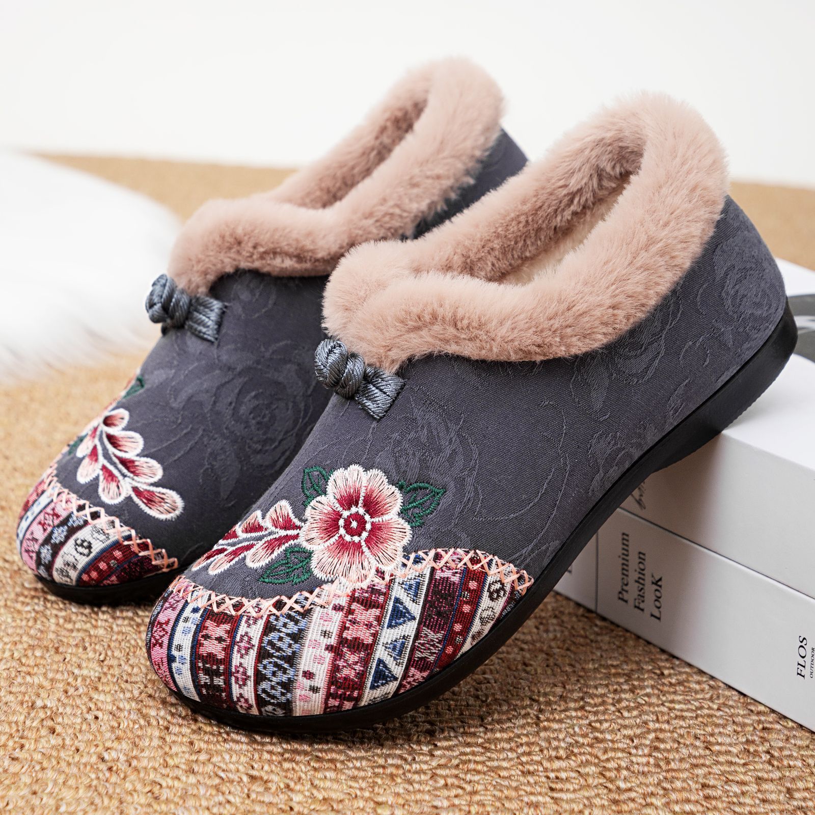 SOLVINA – Embroidered Warm House Shoes