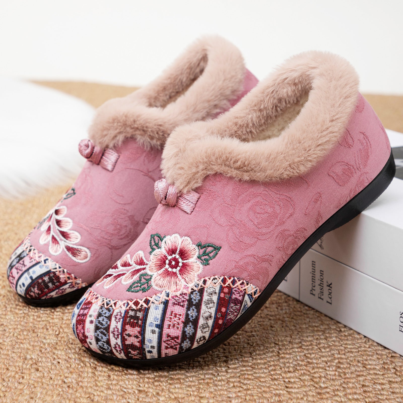 SOLVINA – Embroidered Warm House Shoes