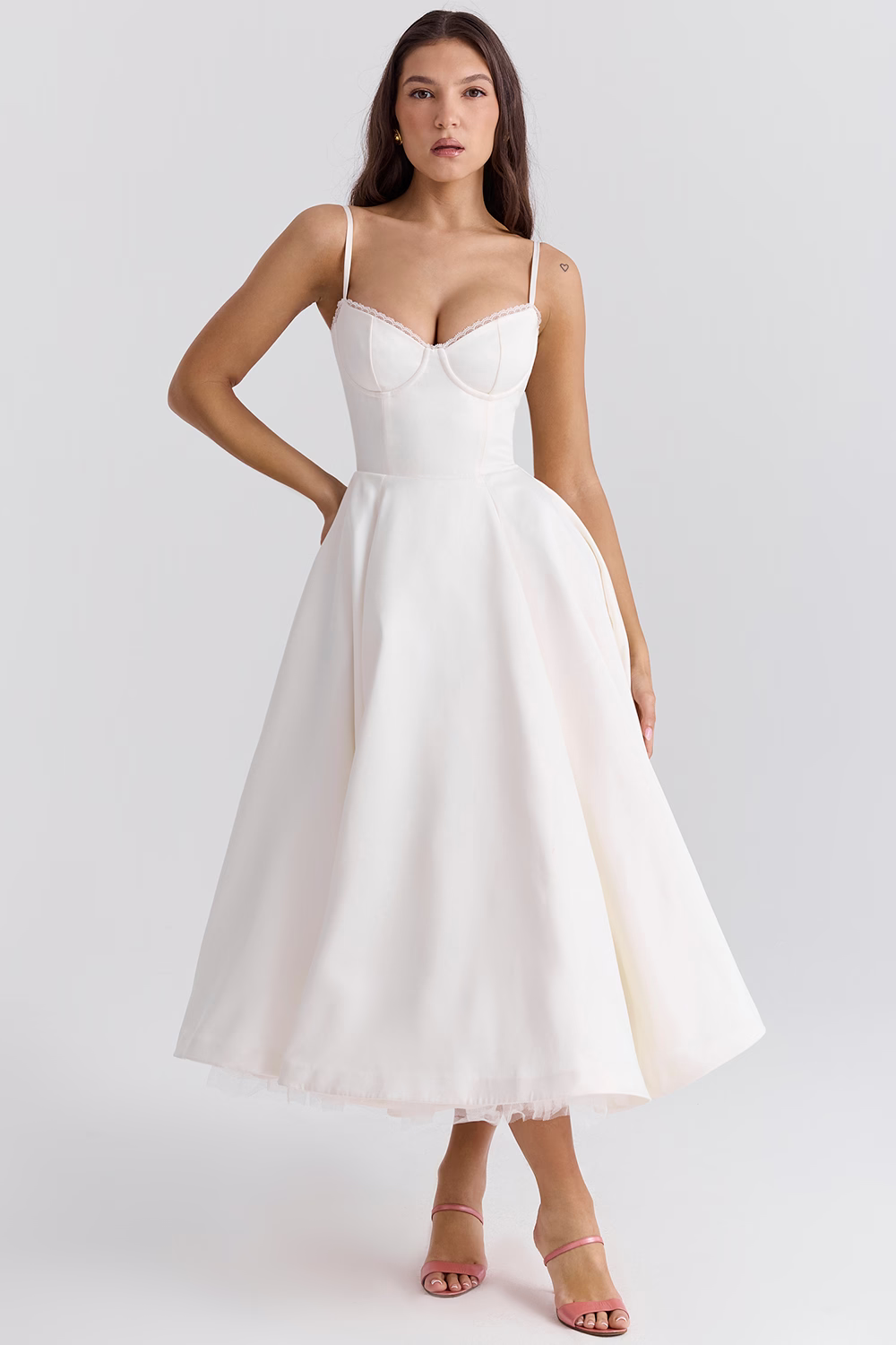 VIRELLE - STILFULD A-LINE KJOLE