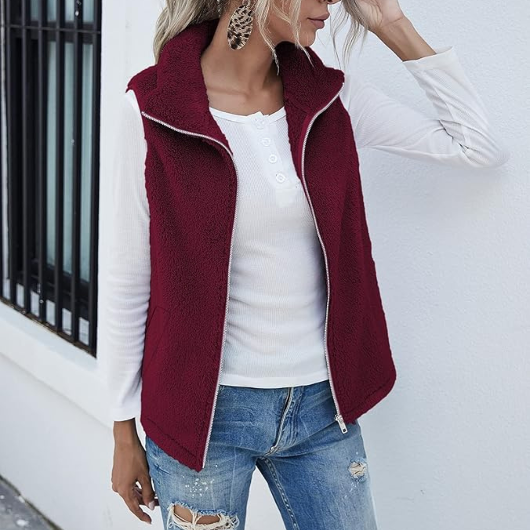 NELVARA – HJERTELIG VEST MED FUNKTIONELLE LOMMER