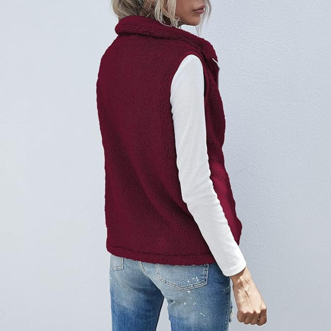 NELVARA – HJERTELIG VEST MED FUNKTIONELLE LOMMER