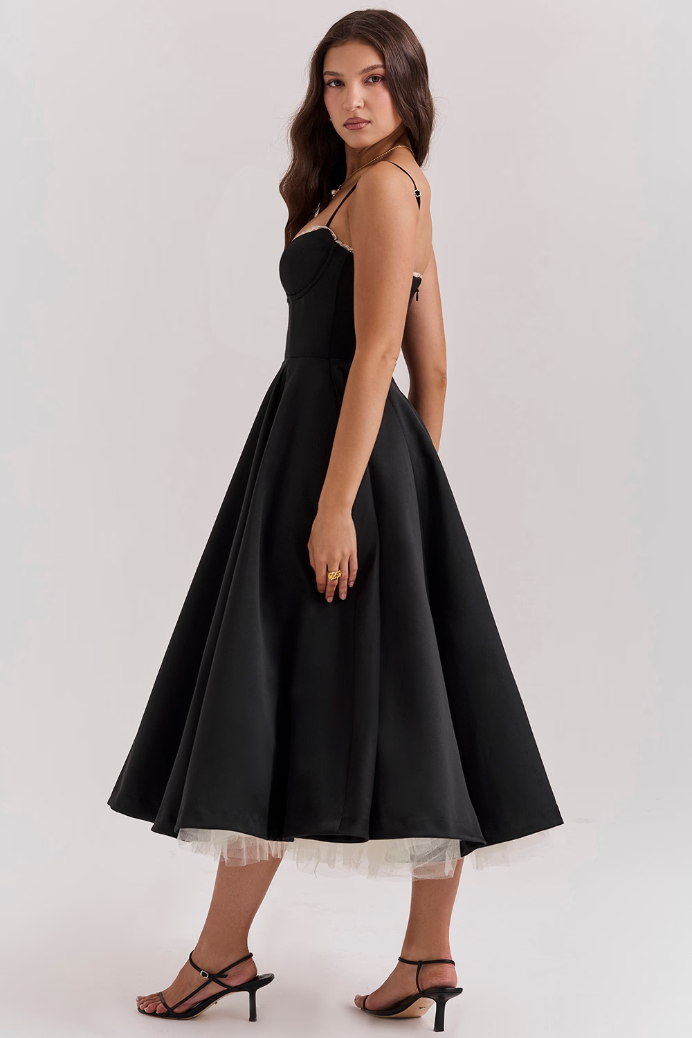VIRELLE - STILFULD A-LINE KJOLE